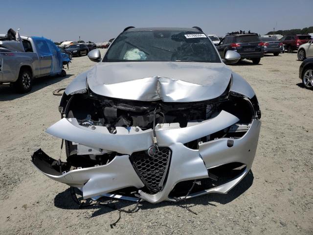 ZASFAKNN0J7B92754 - 2018 ALFA ROMEO STELVIO TI SPORT SILVER photo 5
