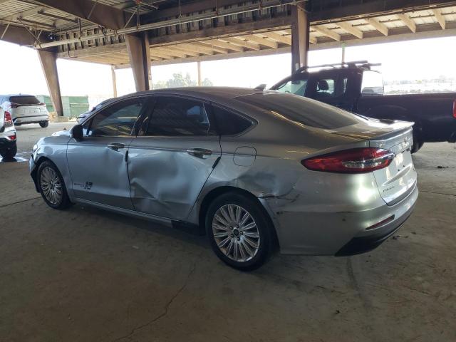 3FA6P0RUXLR216797 - 2020 FORD FUSION TITANIUM 银色 照片 2