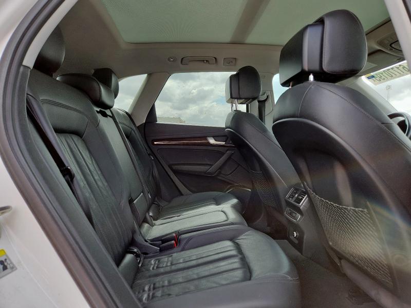 WA1ANAFY3J2025550 - 2018 AUDI Q5 PREMIUM WHITE photo 11