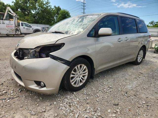 2017 TOYOTA SIENNA XLE, 
