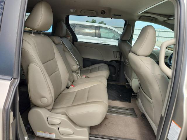 5TDYZ3DC7HS833463 - 2017 TOYOTA SIENNA XLE BEIGE photo 11