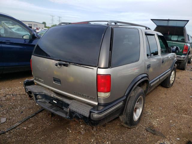 1GNDT13W7W2166485 - 1998 CHEVROLET BLAZER BEIGE photo 3