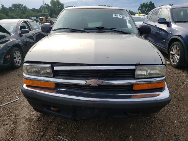 1GNDT13W7W2166485 - 1998 CHEVROLET BLAZER BEIGE photo 5