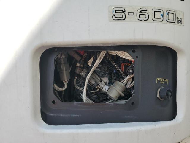 1UYVS248XH6961503 - 2017 UTILITY VS2RA Білий фото 8