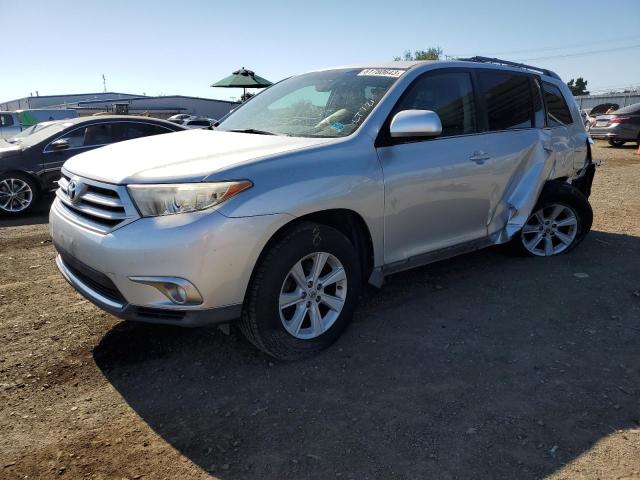 5TDZK3EH8DS112386 - 2013 TOYOTA HIGHLANDER BASE SILVER photo 1