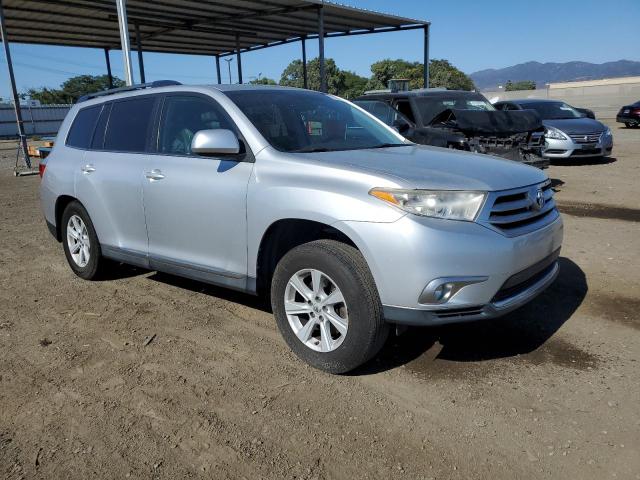 5TDZK3EH8DS112386 - 2013 TOYOTA HIGHLANDER BASE SILVER photo 4