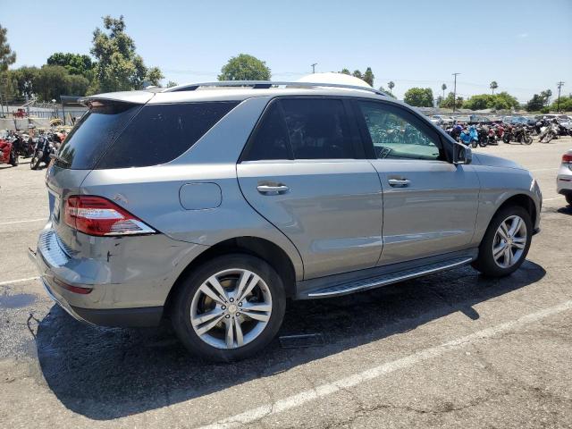 4JGDA5HB8CA015552 - 2012 MERCEDES-BENZ ML 350 4MATIC GRAY photo 3
