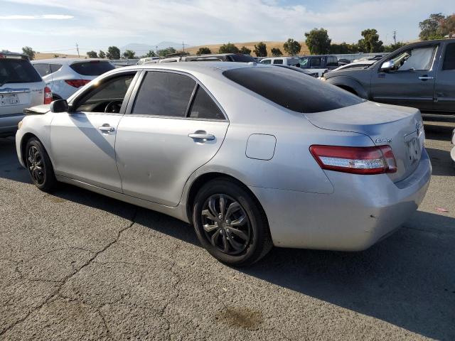 4T1BF3EK8AU511061 - 2010 TOYOTA CAMRY BASE SILVER photo 2