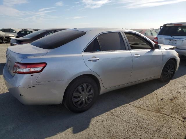 4T1BF3EK8AU511061 - 2010 TOYOTA CAMRY BASE SILVER photo 3
