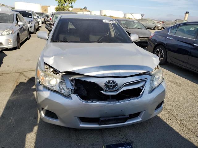 4T1BF3EK8AU511061 - 2010 TOYOTA CAMRY BASE SILVER photo 5