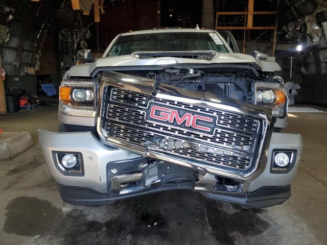 1GT42YEY2JF103105 - 2018 GMC SIERRA K3500 DENALI SILVER photo 5