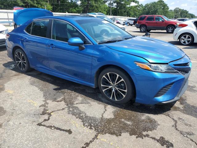 4T1B11HKXJU096971 - 2018 TOYOTA CAMRY L BLUE photo 4