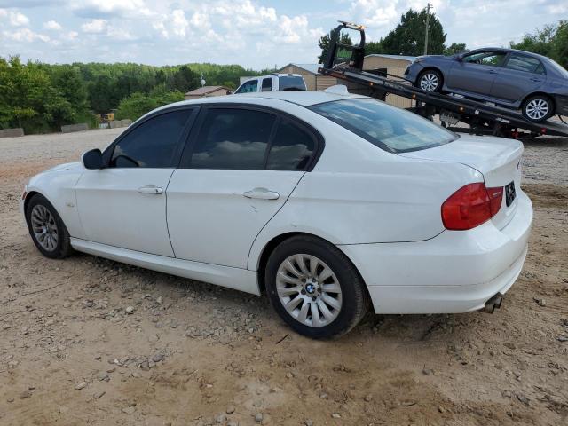 WBAPH77529NM30711 - 2009 BMW 328 I WHITE photo 2