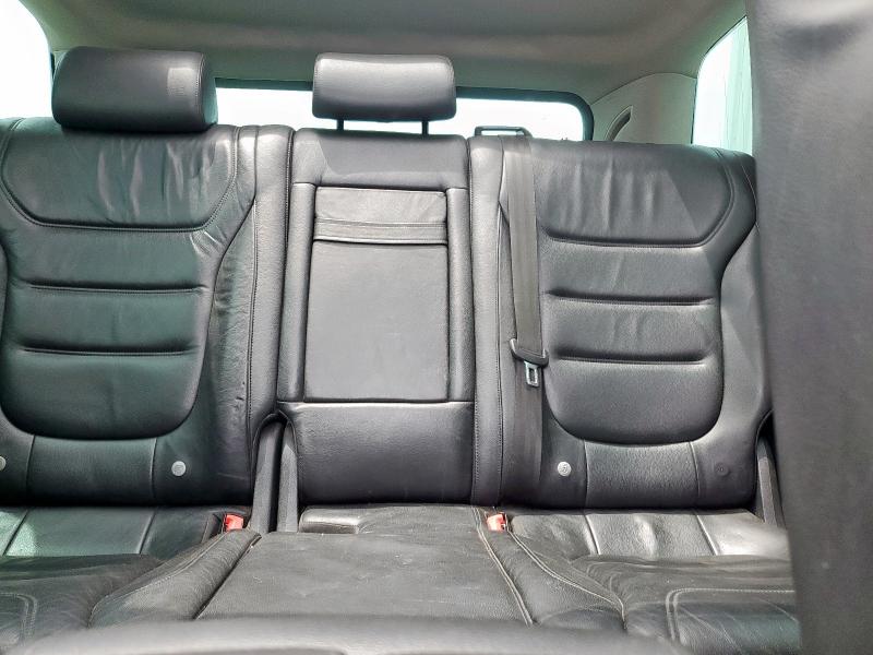 WVGEF9BP9DD011432 - 2013 VOLKSWAGEN TOUAREG V6 SILVER photo 10