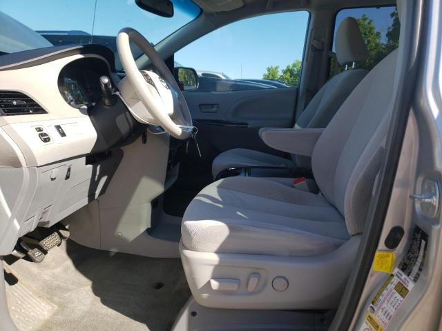 5TDKK3DC0DS300729 - 2013 TOYOTA SIENNA LE SILVER photo 7