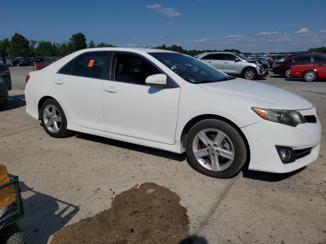 4T1BF1FK4DU264399 - 2013 TOYOTA CAMRY L WHITE photo 4