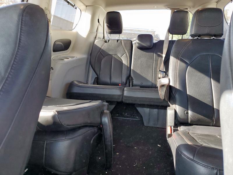 2C4RC1BG7JR110226 - 2018 CHRYSLER PACIFICA TOURING L SILVER photo 10