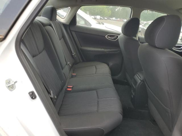 3N1AB7AP6JY312837 - 2018 NISSAN SENTRA S WHITE photo 10