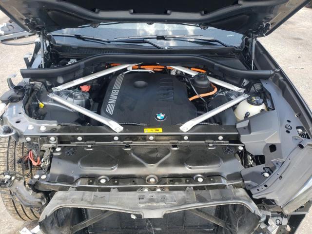 5UX43EU06R9U76826 - 2024 BMW X5 XDRIVE50E SILVER photo 12