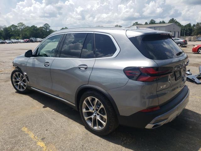 5UX43EU06R9U76826 - 2024 BMW X5 XDRIVE50E SILVER photo 2