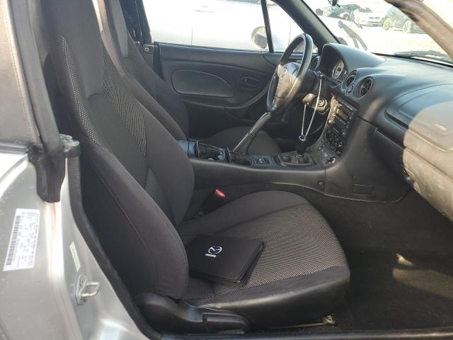 JM1NB353420220801 - 2002 MAZDA MX-5 MIATA BASE SILVER photo 10