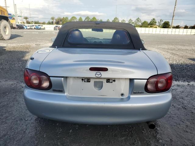 JM1NB353420220801 - 2002 MAZDA MX-5 MIATA BASE SILVER photo 6