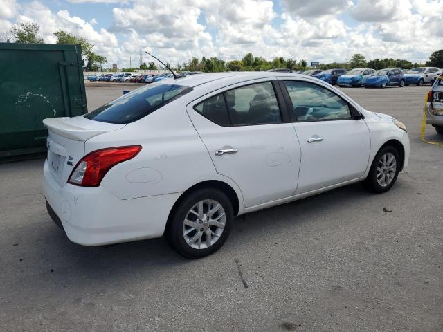 3N1CN7APXJL846128 - 2018 NISSAN VERSA S Weiß Foto 3