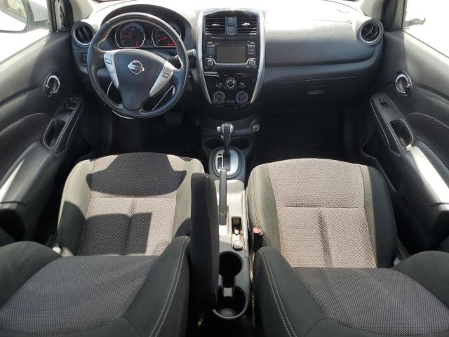 3N1CN7APXJL846128 - 2018 NISSAN VERSA S Weiß Foto 8