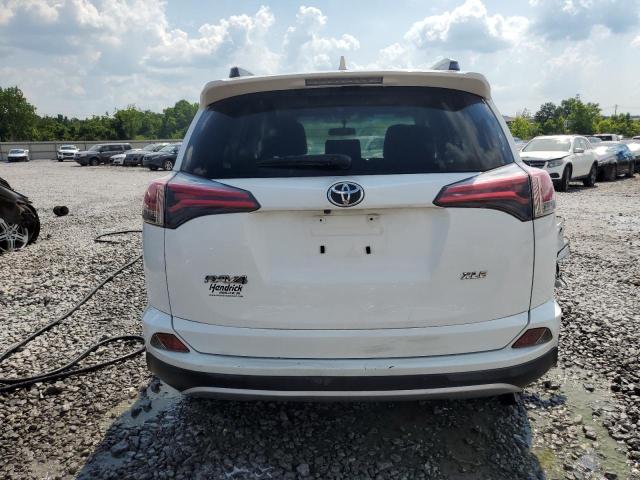 JTMWFREV0GJ087081 - 2016 TOYOTA RAV4 XLE WHITE photo 6