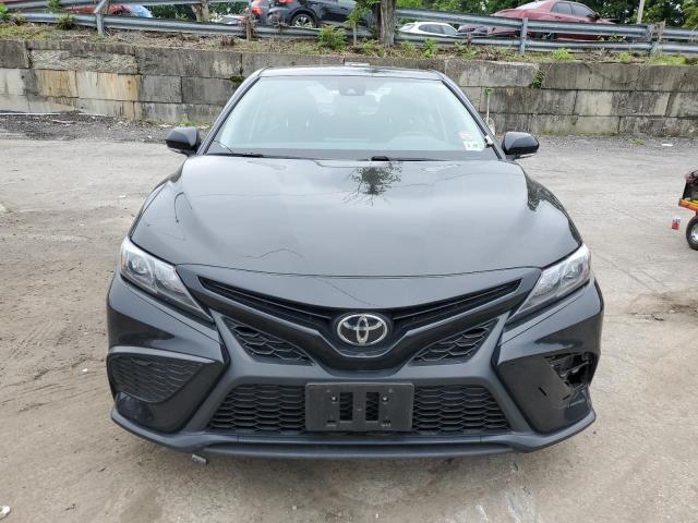 4T1G11BK1RU126787 - 2024 TOYOTA CAMRY SE NIGHT SHADE BLACK photo 5