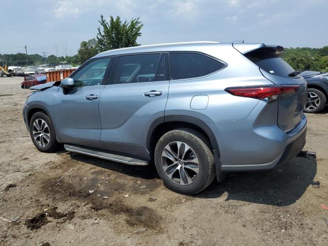 5TDGZRBH7NS202124 - 2022 TOYOTA HIGHLANDER XLE Blau Foto 2