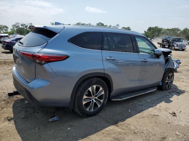 5TDGZRBH7NS202124 - 2022 TOYOTA HIGHLANDER XLE Blau Foto 3