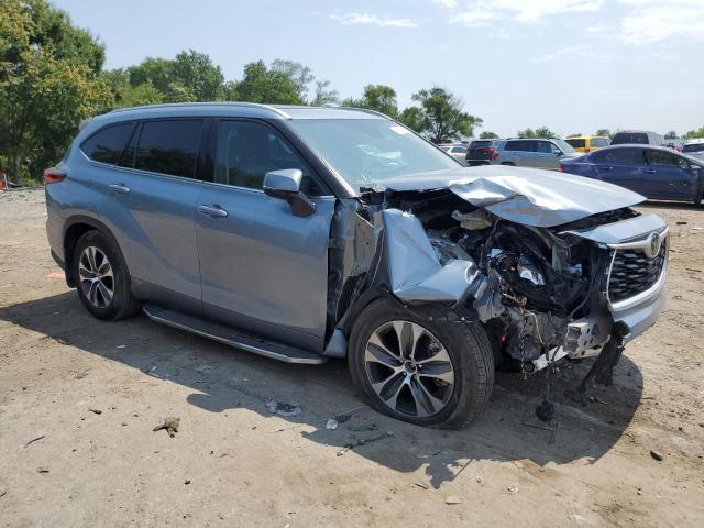 5TDGZRBH7NS202124 - 2022 TOYOTA HIGHLANDER XLE Blau Foto 4