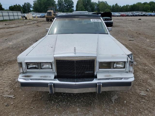 1LNBM82F1JY602661 - 1988 LINCOLN TOWN CAR SIGNATURE WHITE photo 5