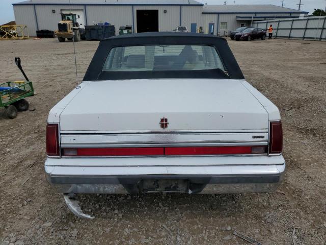 1LNBM82F1JY602661 - 1988 LINCOLN TOWN CAR SIGNATURE WHITE photo 6