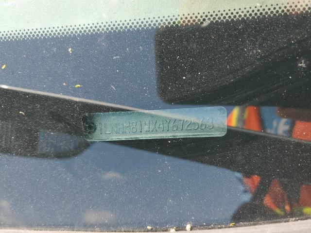 1LNHM81WX4Y672563 - 2004 LINCOLN TOWN CAR EXECUTIVE Silber Foto 12