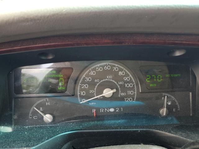 1LNHM81WX4Y672563 - 2004 LINCOLN TOWN CAR EXECUTIVE Silber Foto 9