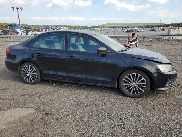 3VWD17AJ3FM410745 - 2015 VOLKSWAGEN JETTA GLI SE BLACK photo 4