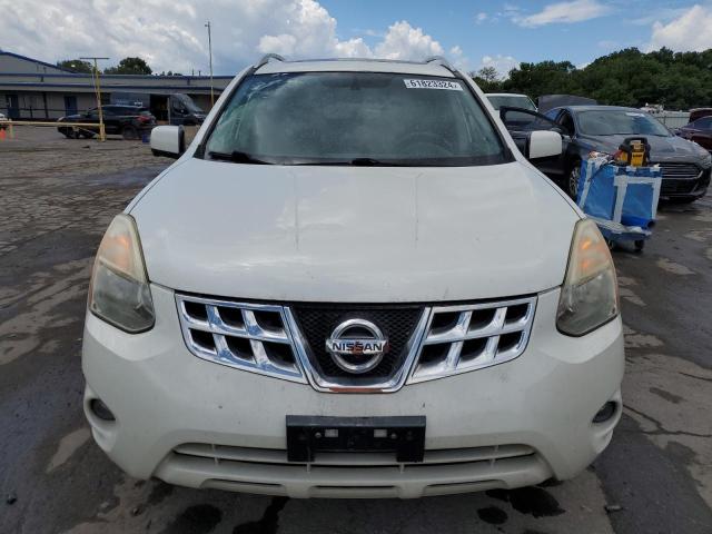 JN8AS5MVXDW133051 - 2013 NISSAN ROGUE S WHITE photo 5