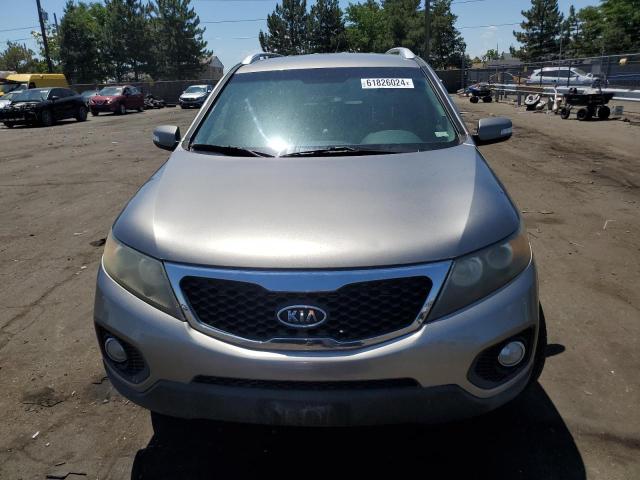 5XYKT3A11BG003429 - 2011 KIA SORENTO BASE GRAY photo 5