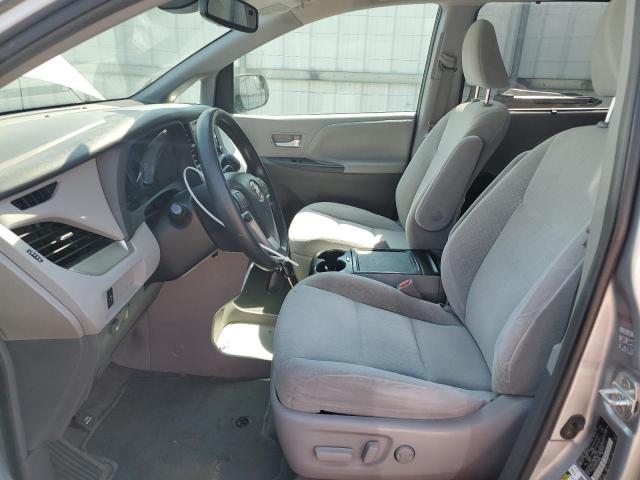 5TDKZ3DC0JS918558 - 2018 TOYOTA SIENNA LE Gümüş foto 7