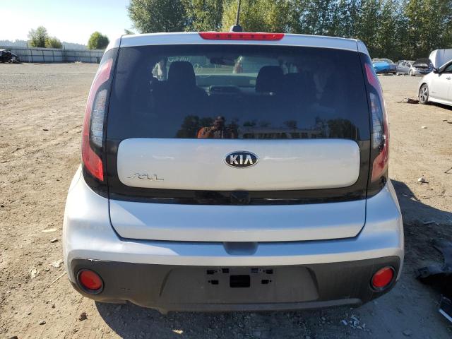 KNDJN2A24K7021493 - 2019 KIA SOUL SILVER photo 6