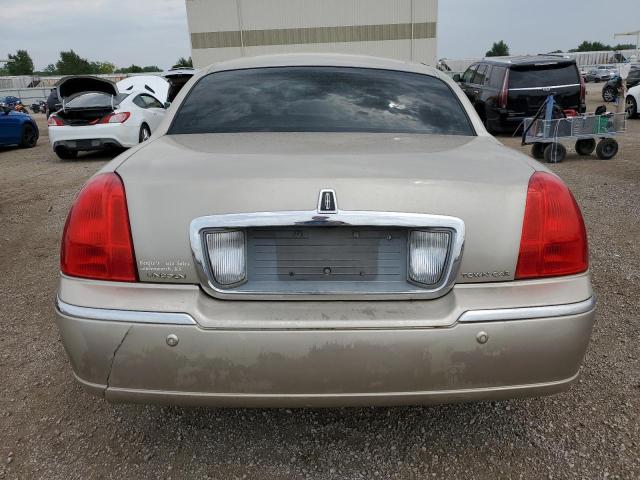 1LNHM81W44Y660635 - 2004 LINCOLN TOWN CAR EXECUTIVE BEIGE photo 6