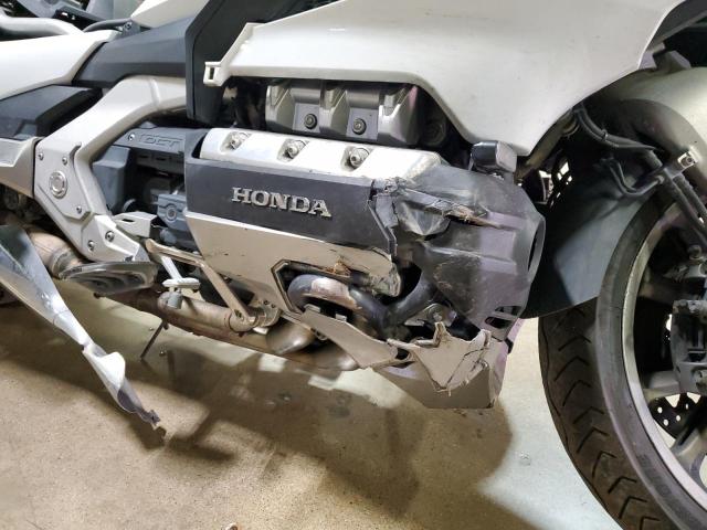 JH2SC7955JK002198 - 2018 HONDA GL1800 D WHITE photo 13