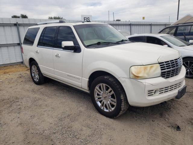 5LMFU28598LJ16651 - 2008 LINCOLN NAVIGATOR WHITE photo 4