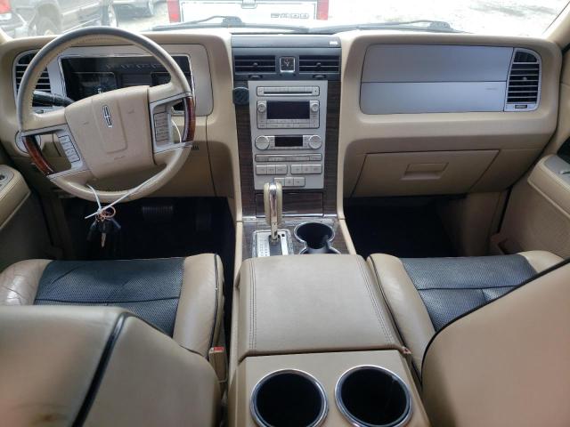 5LMFU28598LJ16651 - 2008 LINCOLN NAVIGATOR WHITE photo 8