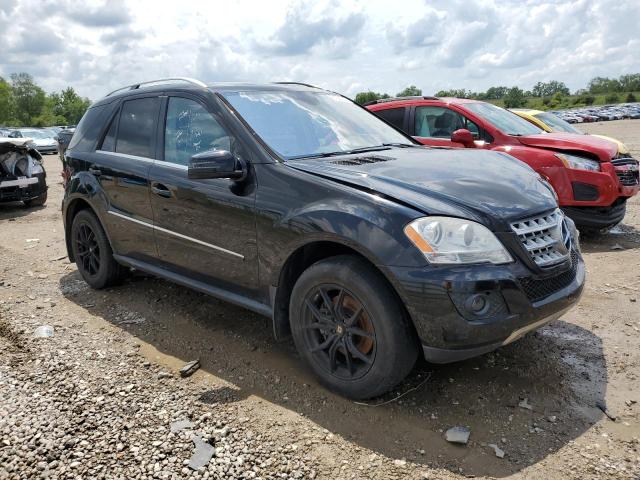 4JGBB8GB7BA660358 - 2011 MERCEDES-BENZ ML 350 4MATIC BLACK photo 4