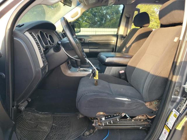 5TFRM5F13AX003282 - 2010 TOYOTA TUNDRA DOUBLE CAB SR5 GRAY photo 7