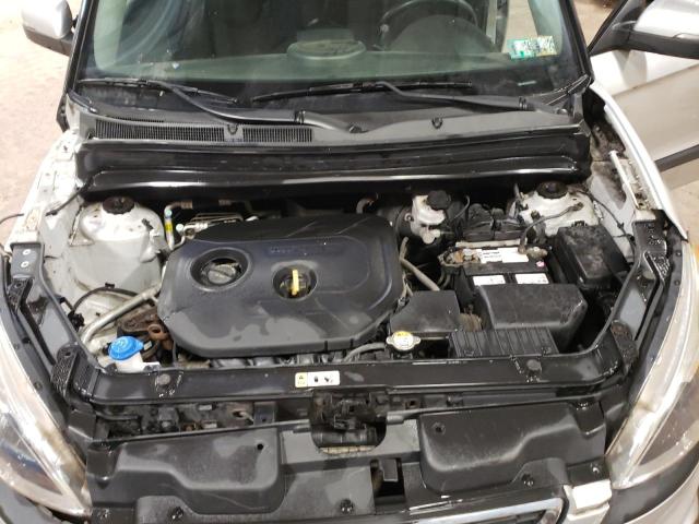 KNDJT2A67C7467860 - 2012 KIA SOUL + SILVER photo 12