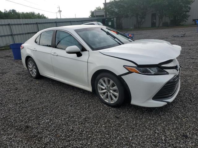 4T1B11HK1KU756185 - 2019 TOYOTA CAMRY L WHITE photo 4
